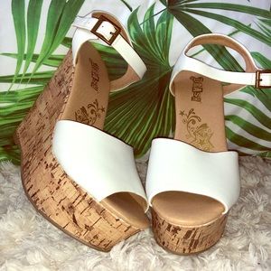 White Wedges